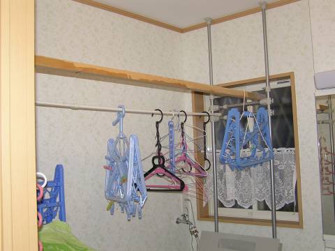 脱衣所の物干し
